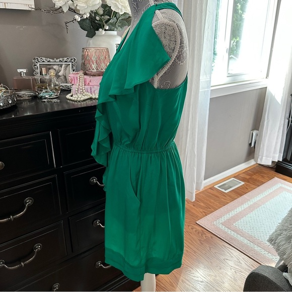 Anthropologie Greylin 100% Silk Emerald Green Ruffle Sleeveless Mini Dress M - Picture 6 of 16